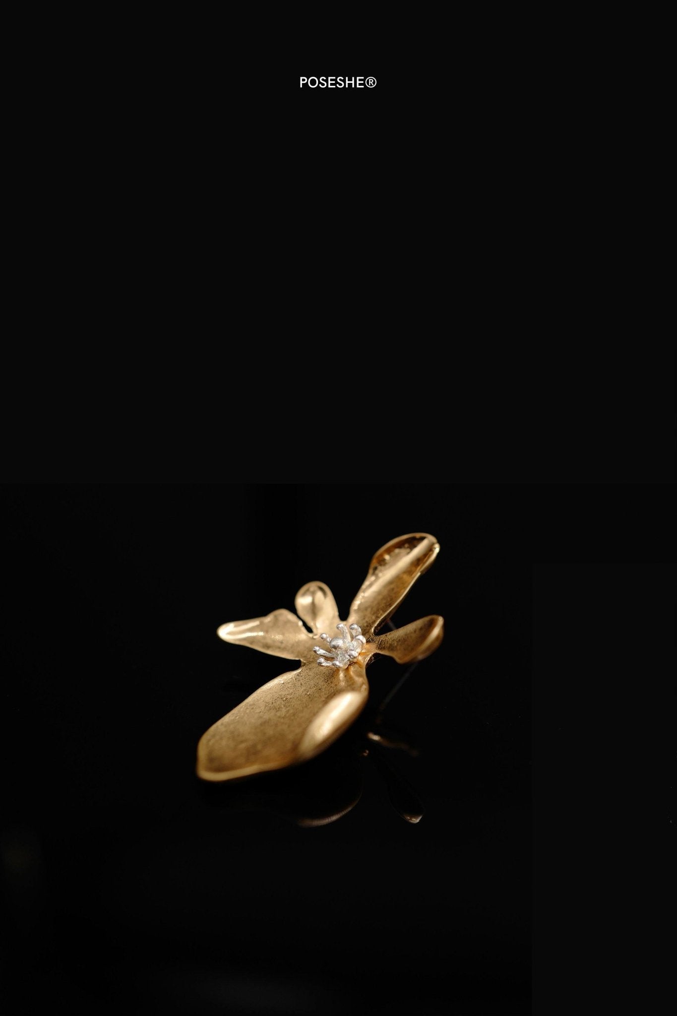 Gold Petal Earrings - POSESHE