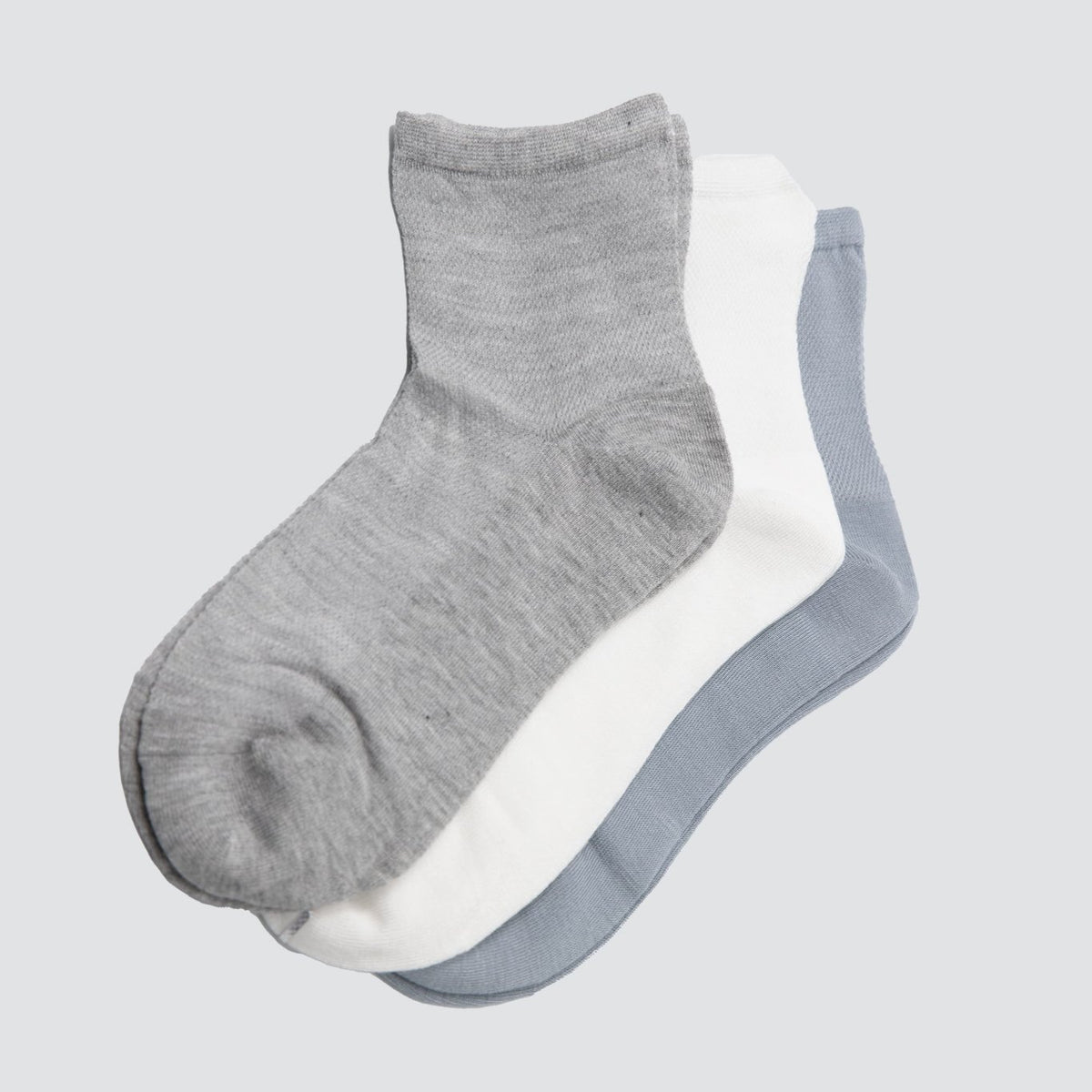 https://poseshe.com/cdn/shop/products/bamboo-socks-breathable-odor-resistant-3-pack-374182.jpg?crop=center&height=1200&v=1638641964&width=1200