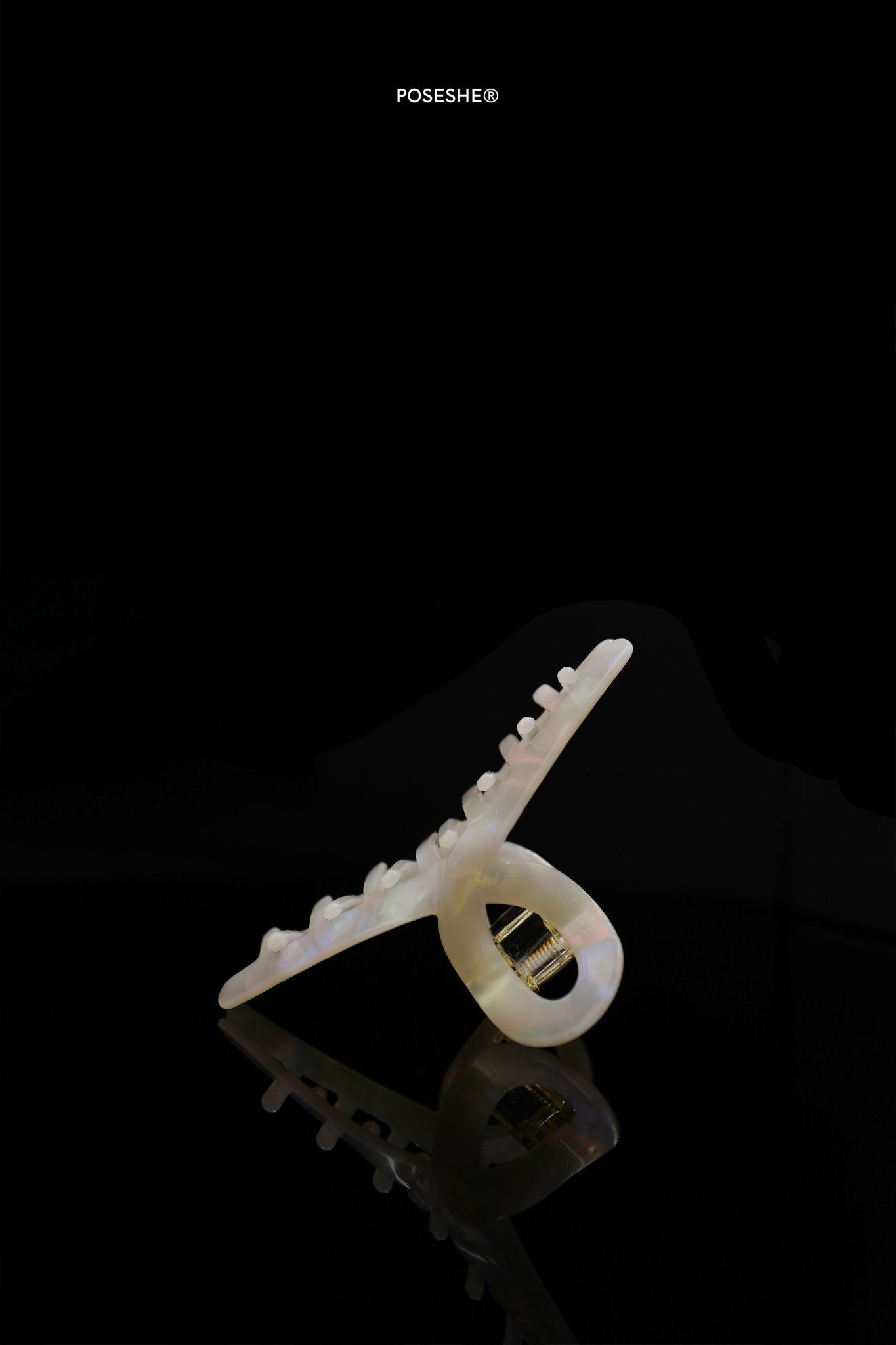 Shell Luster Hair Claw Clip - POSESHE